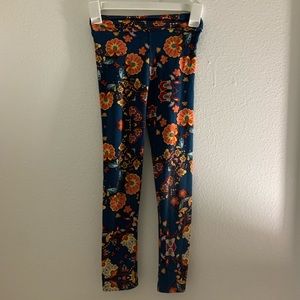 Lulu Rose leggings. Kids size XL. Super Stretchy. Super soft.